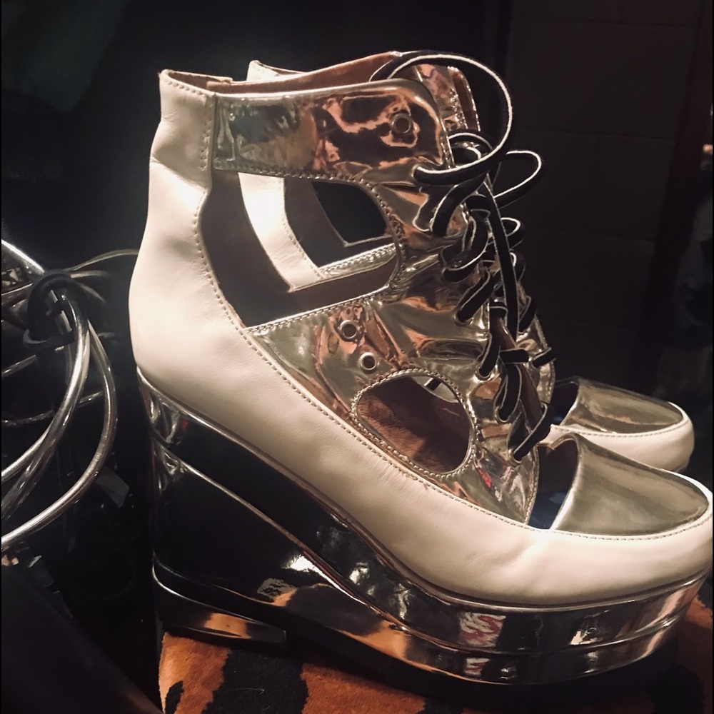 Jeffrey Campbell Silver and White platform size 10